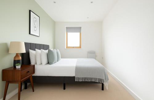 Wimbledon Park Apartment | 2 Bed Flat with Balcony in Wimbledon