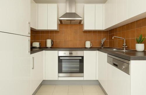 Wimbledon Park Apartment | 2 Bed Flat with Balcony in Wimbledon