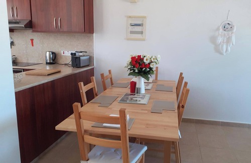 Mandria House | 2-Bed House Sleeps 6 -Pool -Free Parking -Netflix