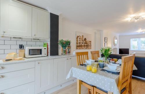 Furzebrook House | 2 Bed in Isle of Purbeck DC118