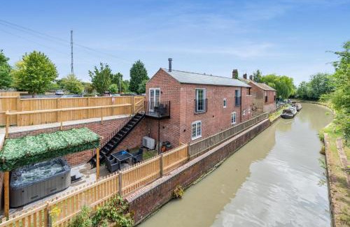 Wellington House | 2 Bed in Rugby oc-w32580