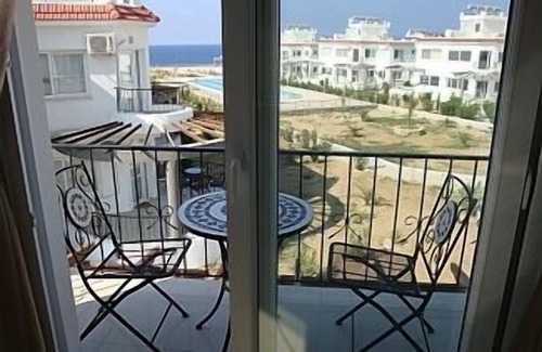 Politiko Apartment | 2 Bed Luxury Apt overlooking The Mediterranean Sea, Sleeps Maximum 5 Persons