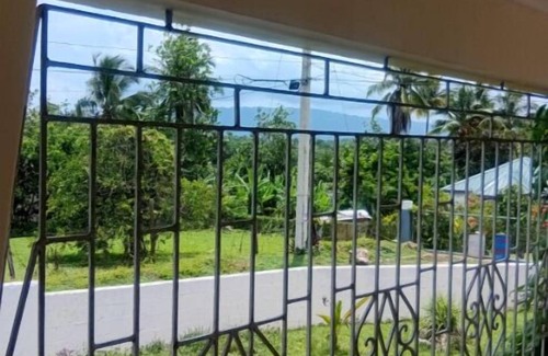 Spring Village House | 2 Bed Retreat Overlooking the River in Linstead. St.Catherine