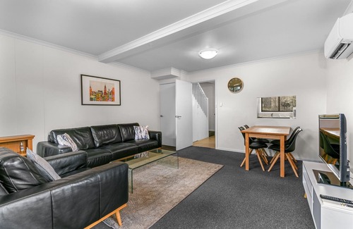 Hobart Central Business District House | 2-Bed Townhouse Retreat in Sandy Bay with Parking