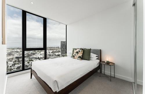 Docklands Apartment | 2-Bed with Harbour Views & Outstanding Amenities
