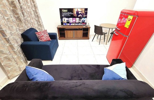 Accra House | 2 Bedrm HillView Home with Swimming Pool @Kwabenya