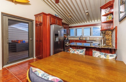 Estate Lovenlund Condo | 2 Bedroom 2 Bathroom Condo Stunning Ocean Views in a Guarded Community