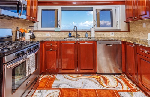 Estate Lovenlund Condo | 2 Bedroom 2 Bathroom Condo Stunning Ocean Views in a Guarded Community