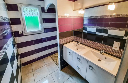 Tharon-Plage House | 2 bedroom accommodation in St Michel Chef Chef