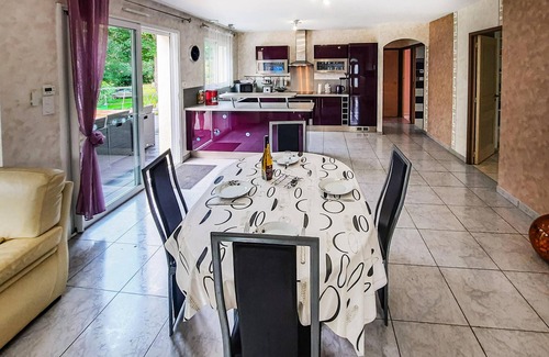 Tharon-Plage House | 2 bedroom accommodation in St Michel Chef Chef