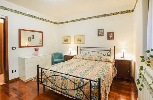 San Feliciano House | 2 bedroom accommodation in San Feliciano
