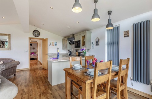 Welsh Frankton Ski Chalet | 2 bedroom accommodation in Ellesmere