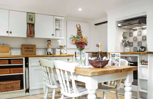 Petworth Cottage | 2 bedroom accommodation in Petworth, near Arundel