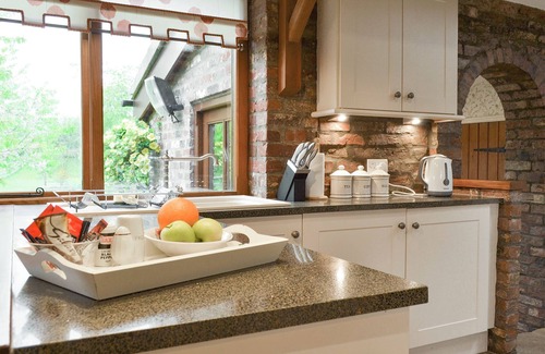 Winestead Cottage | 2 bedroom accommodation in Camerton, near Hull