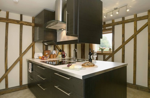 Cowbeech Cottage | 2 bedroom accommodation in Herstmonceux, near Hailsham