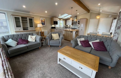 Annan Cabin | 2 bedroom accommodation in Annan