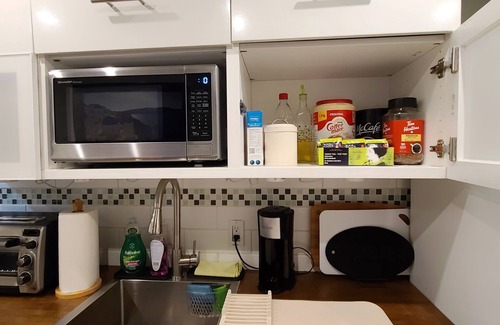 Erin Mills Apartment | 2-Bedroom Apartment near UTM & Pearson Airport