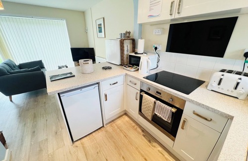 Seaview House | 2 Bedroom Bungalow SV58, Seaview, Isle of Wight, Dog Friendly, free wifi