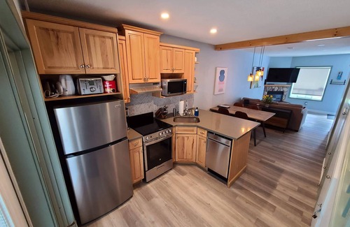 Harvie Heights Ski Chalet | 2 Bedroom Chalet between Canmore & Banff (sleeps 7 (up to 6 Adults and 1 Child)