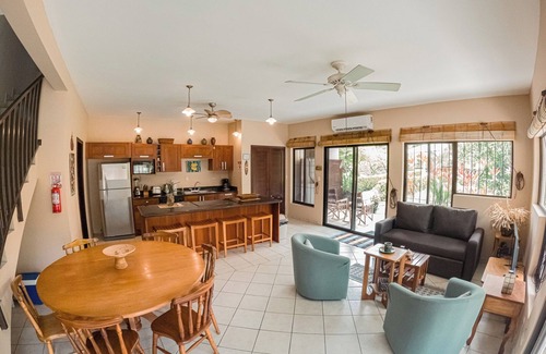 Quepos Condo | 2 bedroom-condo-pool privacy. 5 minutes to Quepos