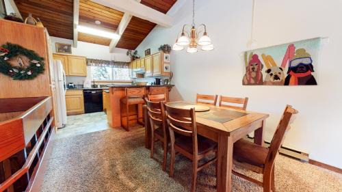 Mammoth Lakes Apartment | 2 Bedroom Condos at Mammoth Estates - Near Mammoth Village!