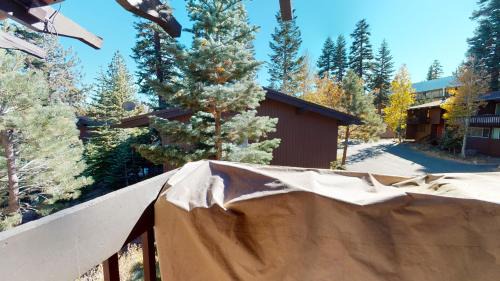 Mammoth Lakes Apartment | 2 Bedroom Condos at Mammoth Estates - Near Mammoth Village!