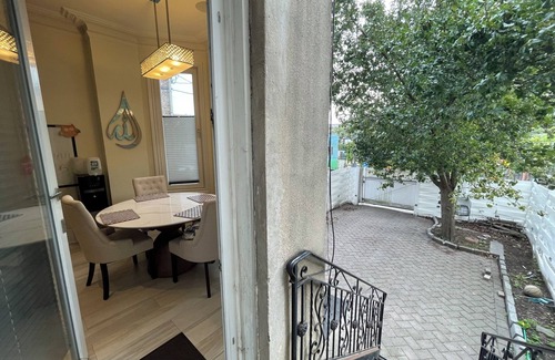 McGinley Square Apartment | 2-bedroom duplex in excellent Jersey City with AC, fitness room, parking