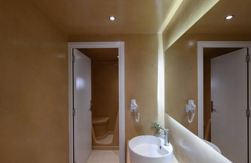 Megalochori House | 2 bedroom Family Cave Suite, terrace & kitchen, by Elements Suites