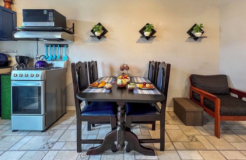 Arouca Apartment | 2 Bedroom gated Annex -pool, king & queen beds, free parking and wifi