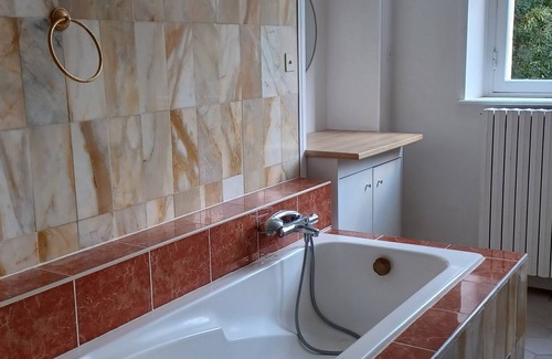 Hinacourt Other | 2-bedroom gite for 4 people in a castle with park, pond, orchard, etc.