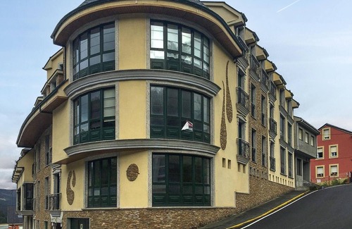 Porto do Barqueiro Apartment | 2 bedroom gorgeous apartment in Mañon