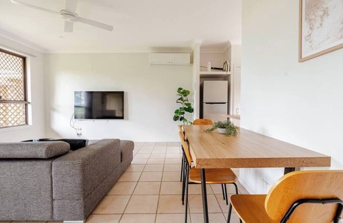 Nerang Cottage | 2 Bedroom Granny Flat in Nerang with Shared Pool!