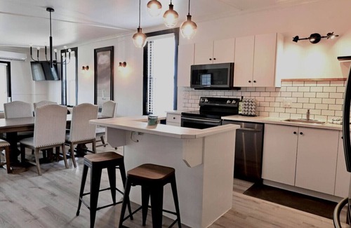 Alma Apartment | 2 bedroom home, Sleeps 6