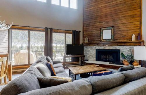 Lakeside Village Apartment | 2 Bedroom Montezuma Condo At Lakeside Village - Shuttle To Slopes!