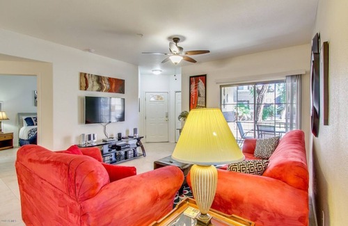 Parkwood Ranch House | 2 Bedroom Townhome 19691 by Houzlet