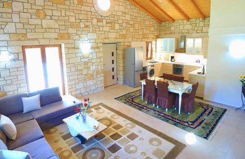 Almiros Beach Villa | 2 bedroom villa with pool