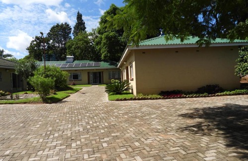 Harare Apartment | 2 bedroomed apartment with en-suite and kitchenette - 2071