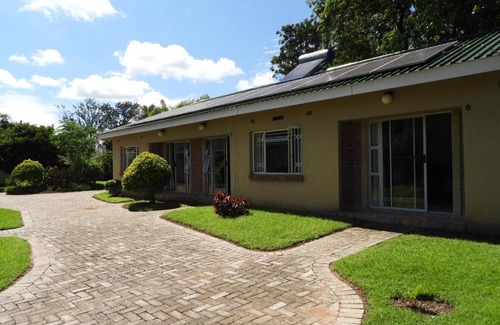 Harare Apartment | 2 bedroomed apartment with en-suite and kitchenette - 2071