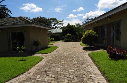 Harare Apartment | 2 bedroomed apartment with en-suite and kitchenette - 2071
