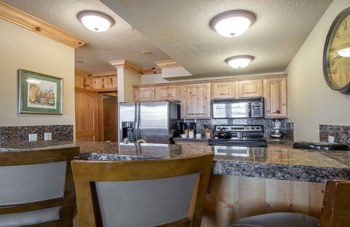 Deer Valley Condo | 2 Bedrooms (1 King - 2 Queens), 3 Full Bathrooms, Sleeps 8
