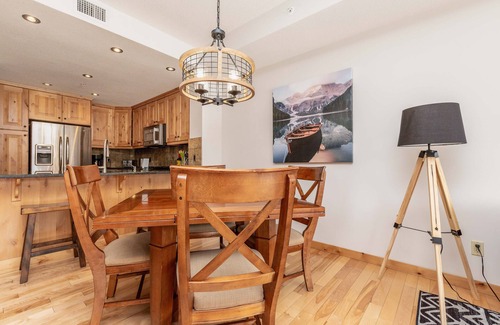 Canmore Condo | 2 Bedrooms, 2 Baths, Sleeps 4+1, short walk to Main St., stunning mountain views