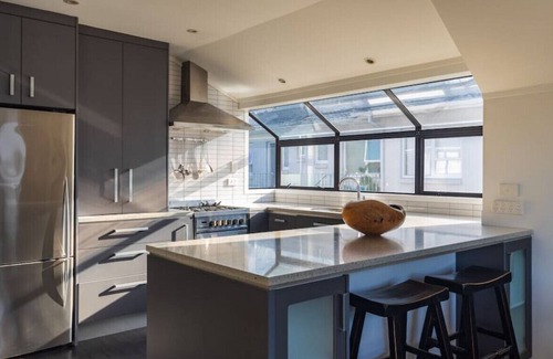 Kohimarama Apartment | 2-bedrooms in Kohi by the beach