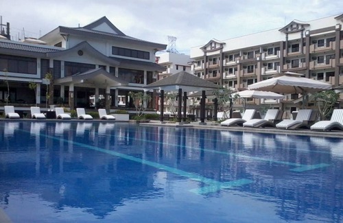 Muntinlupa Condo | 2 Bedrooms Resort Condo Unit with Balcony @ Rhapsody Residences