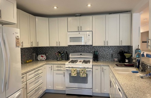 Hermosa Beach Condo | 2 blocks 2 Beach Beautiful Condo with Pool