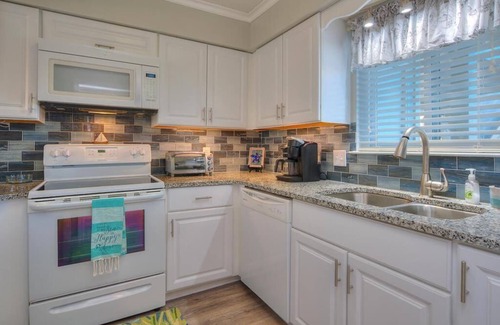 Caswell Beach Condo | 2 BR/2BA, Ocean View Condo w/POOL in Caswell Beach-Sleeps 8