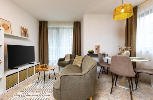 Plovdiv Center Apartment | 2 BR Apt Dzhendem Tepe 2 Parking Spots in Plovdiv next to MU