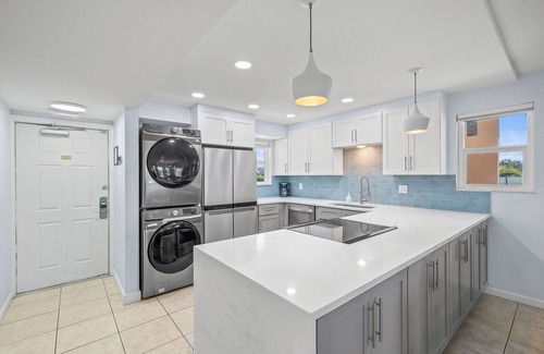 Tropic Condo | 2 BR Beach Condo, Boutique Resort, 1st Fl Walkout, Steps to Pool & Beach Sleep 6