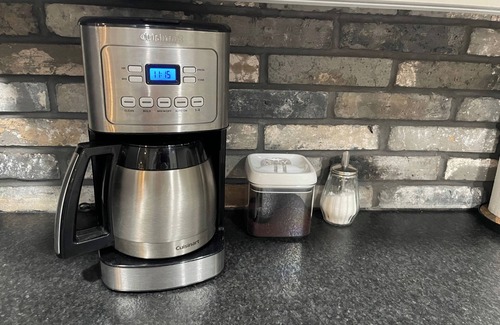 Flowery Branch House | 2 BR Hidden Gem with Lake Access, Pool & Hot Tub 15 Min from Lanier Islands