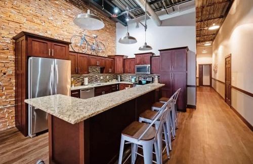 Historic Downtown La Crosse Apartment | 2 BR La Crosse 2 Blocks to La Crosse Center