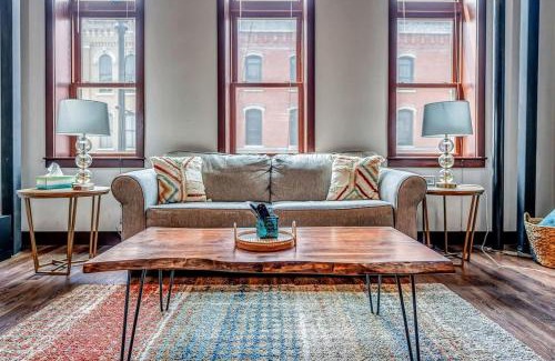 Historic Downtown La Crosse Apartment | 2 BR La Crosse 2 Blocks to La Crosse Center